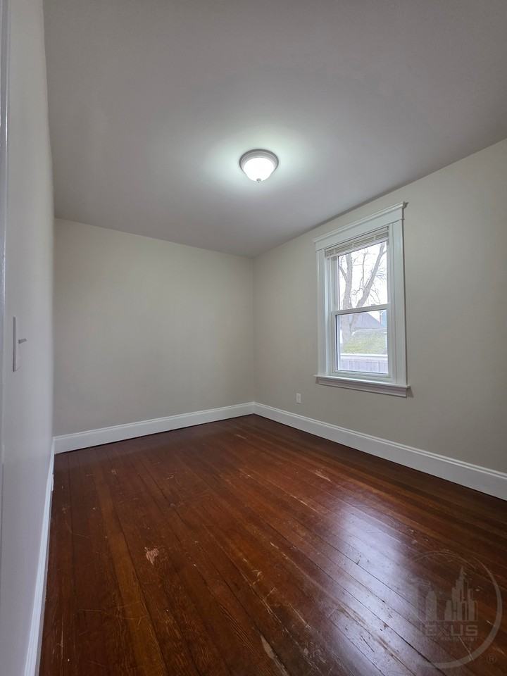 136 3Rd Ave - Photo 7 of 9