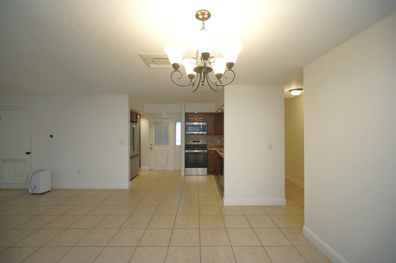 4104 W Leila Ave - Photo 3 of 18