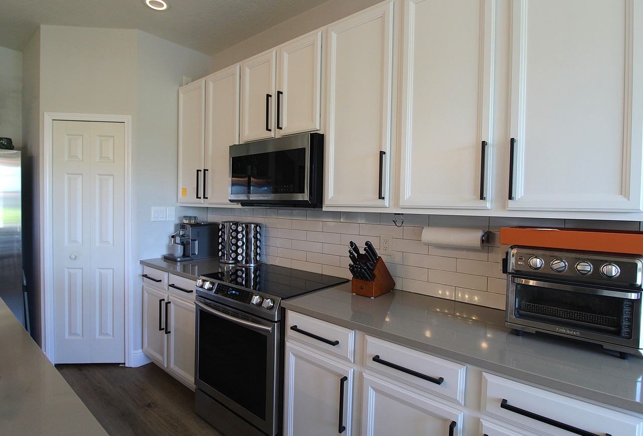 3806 Parkridge Cir #21-105 - Photo 3 of 21