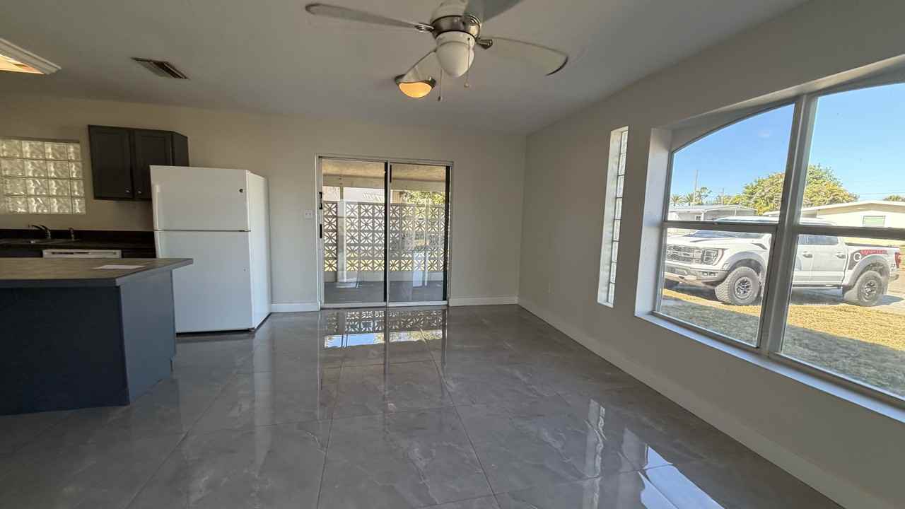 21371 Glendale Ave - Photo 2 of 7