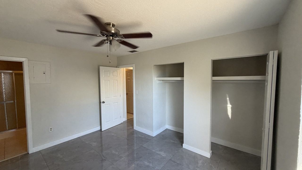 21371 Glendale Ave - Photo 5 of 7