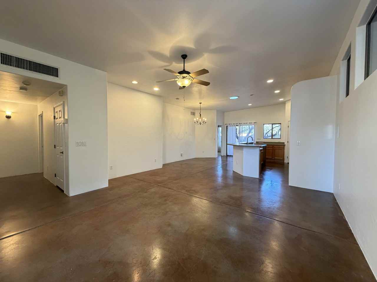 1401 E English Ivy Ct - Photo 3 of 23