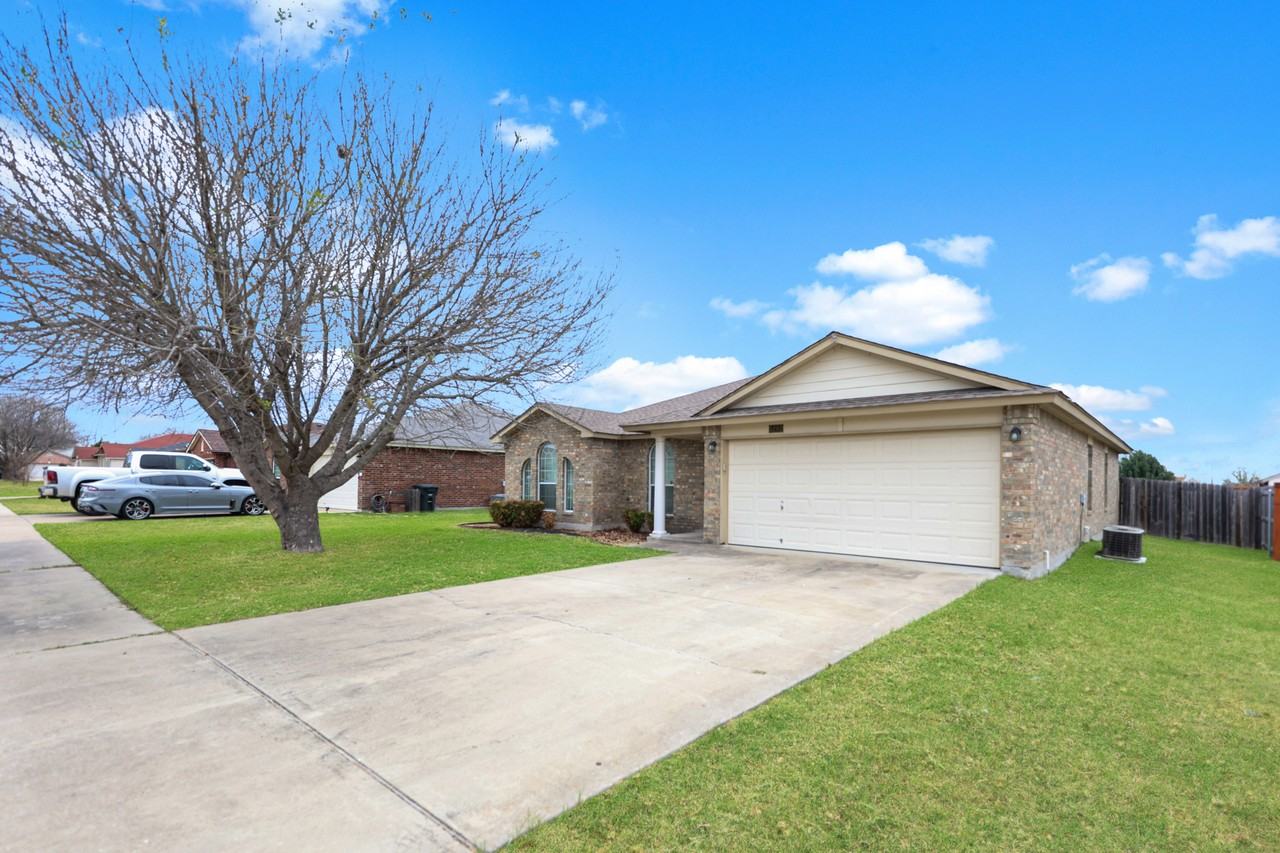 5202 Waltz Ct - Photo 2 of 18