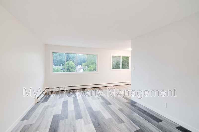 9750 82 Ave Nw - Photo 7 of 16