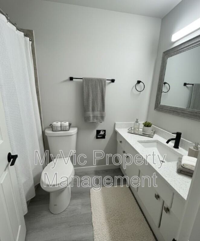 10930 53 Ave Nw - Photo 4 of 6