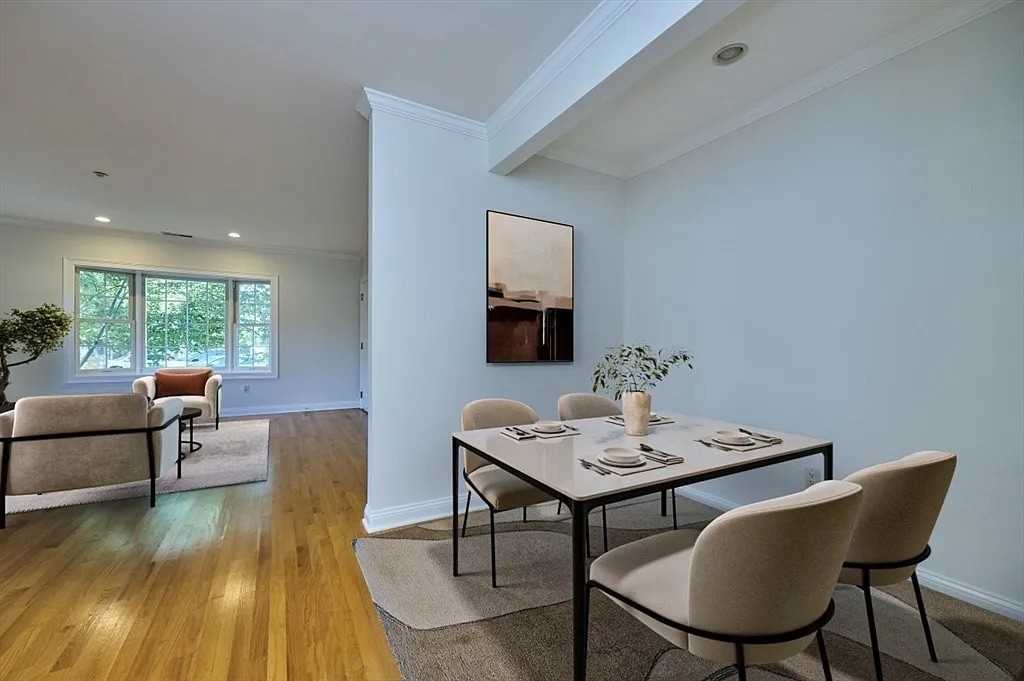 32 Beach St - Photo 5 of 23