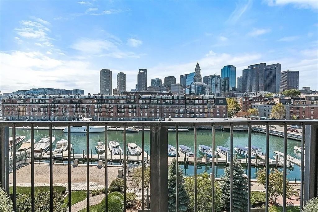 28 Atlantic Ave - Photo 4 of 36