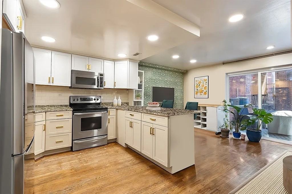 197 Commonwealth Ave - Photo 3 of 22