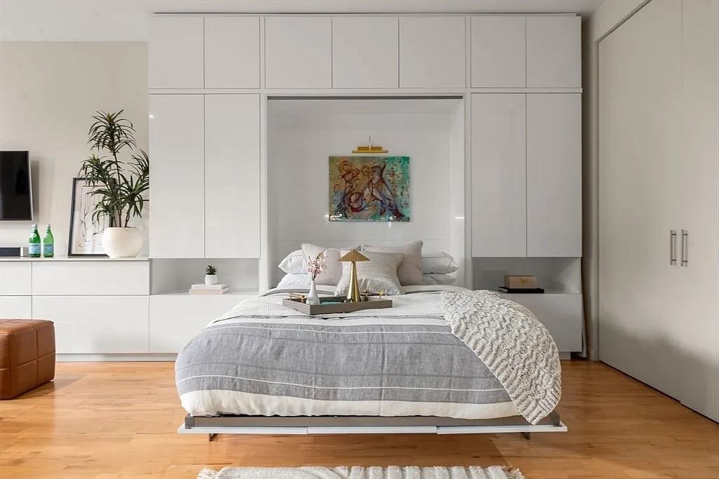 346 Congress St - Photo 4 of 20