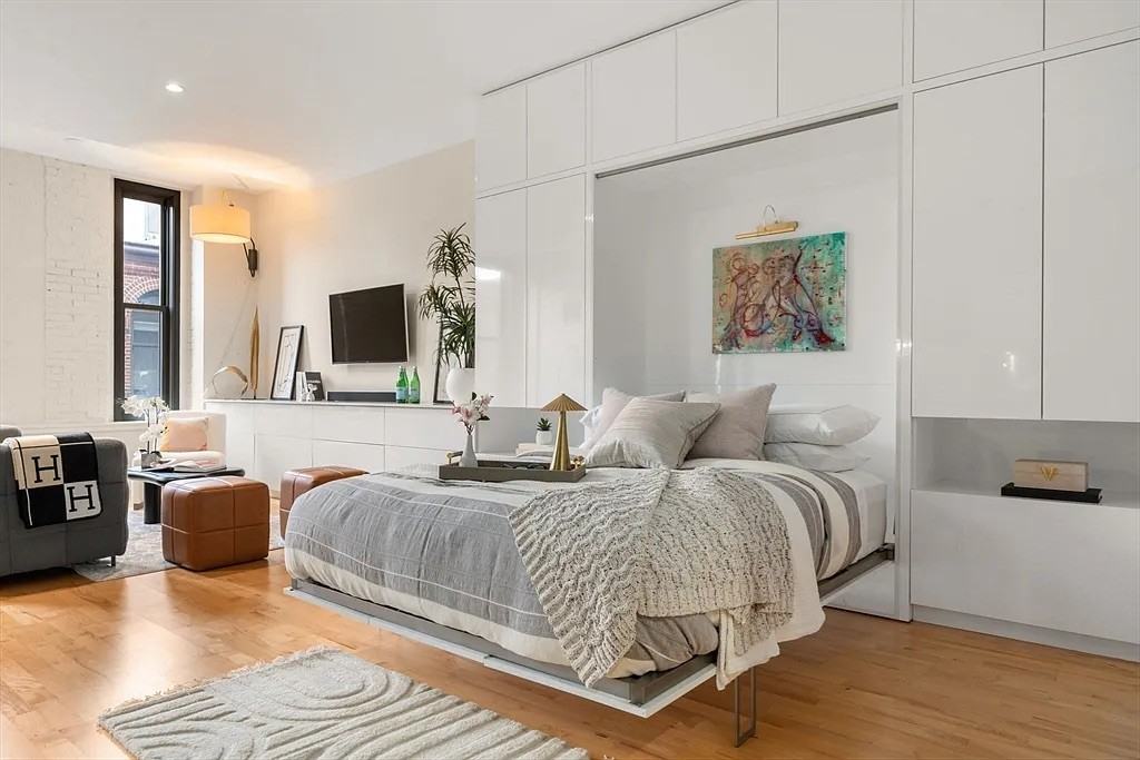 346 Congress St - Photo 5 of 20