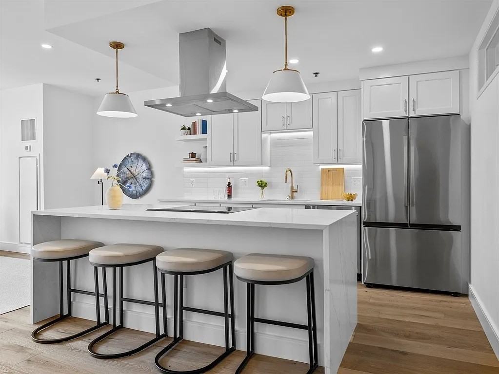 234 Causeway St - Photo 3 of 27