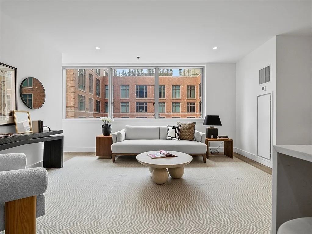 234 Causeway St - Photo 5 of 27