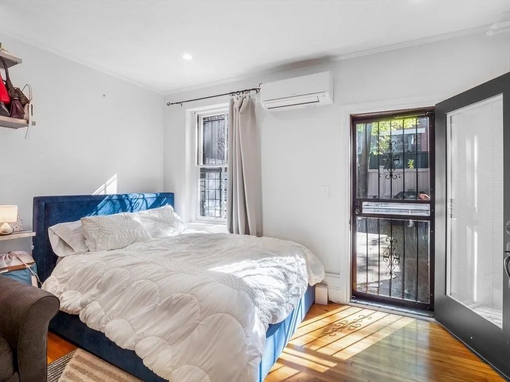 336 Marlborough St - Photo 6 of 16