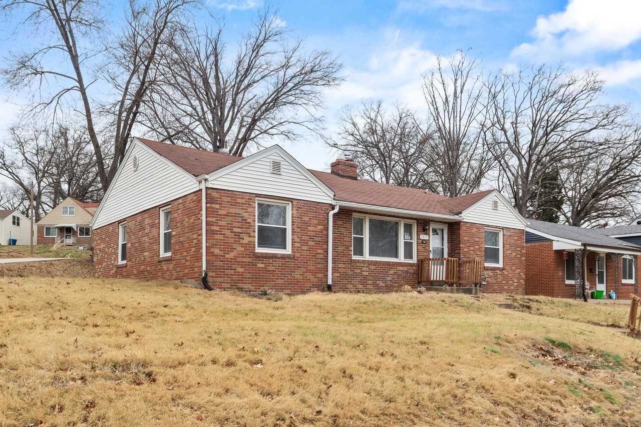 7013 Winchester Dr - Photo 2 of 27