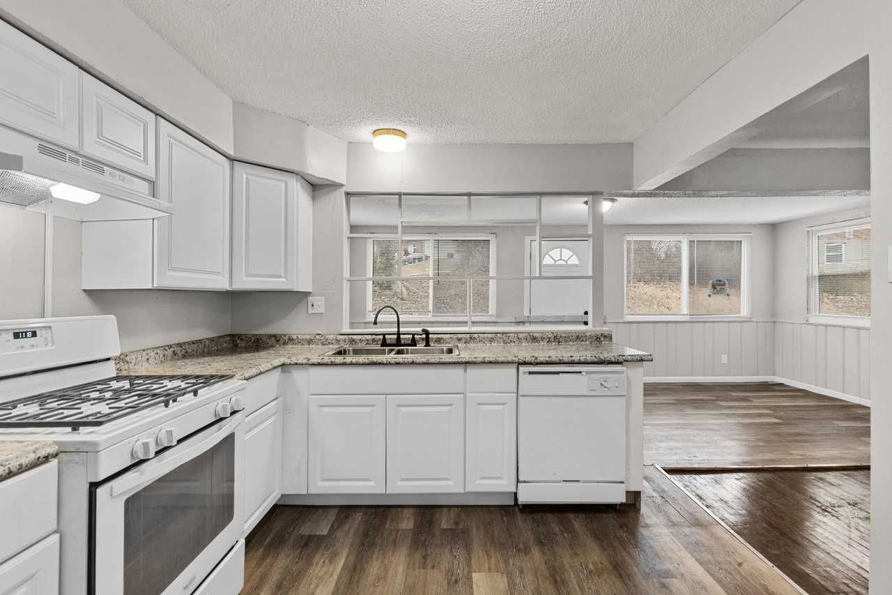 7013 Winchester Dr - Photo 7 of 27