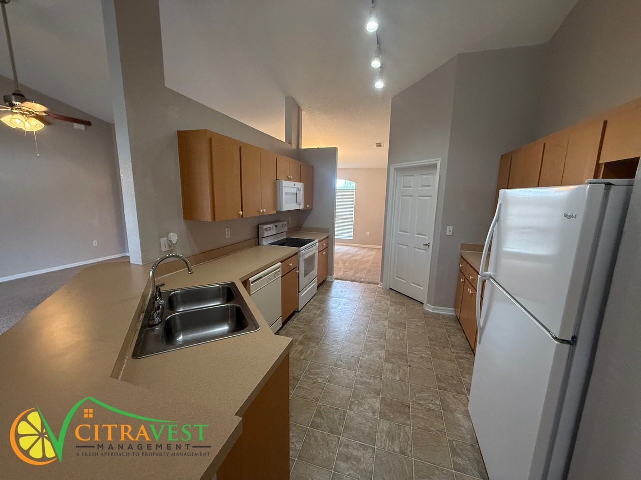 7209 Summit Pl - Photo 2 of 10