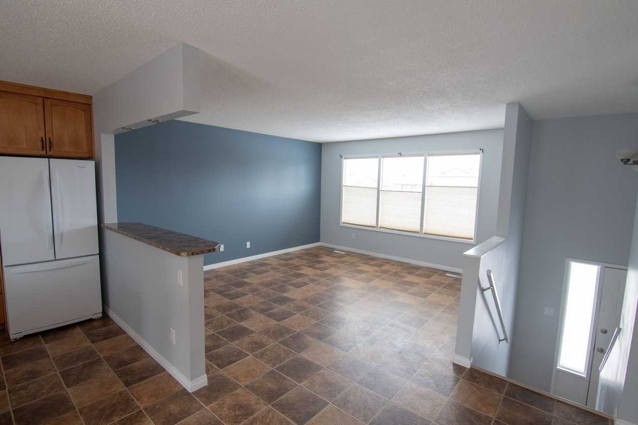 316 Leaside Ave S - Photo 2 of 12