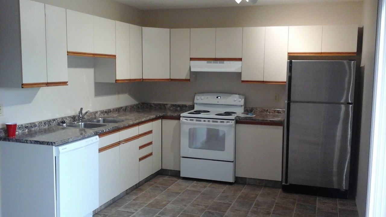 908 Ross Glen Dr Se - Photo 3 of 6