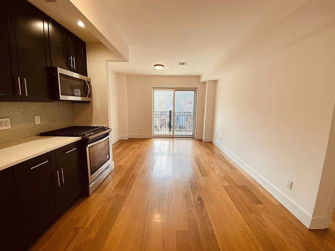 7620 Bay Pkwy - Photo 3 of 7