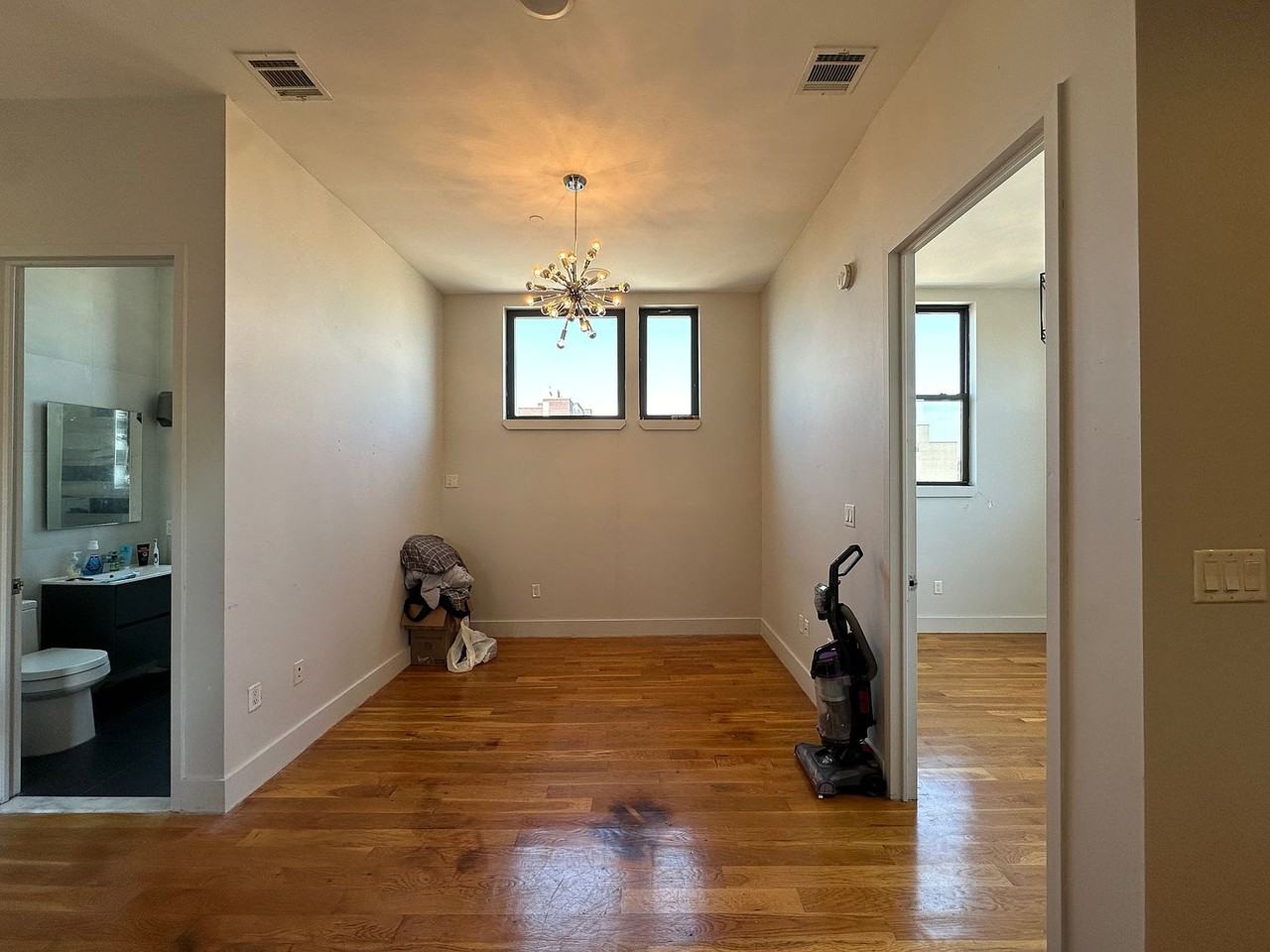 2630 Kingsbridge Ter - Photo 6 of 8