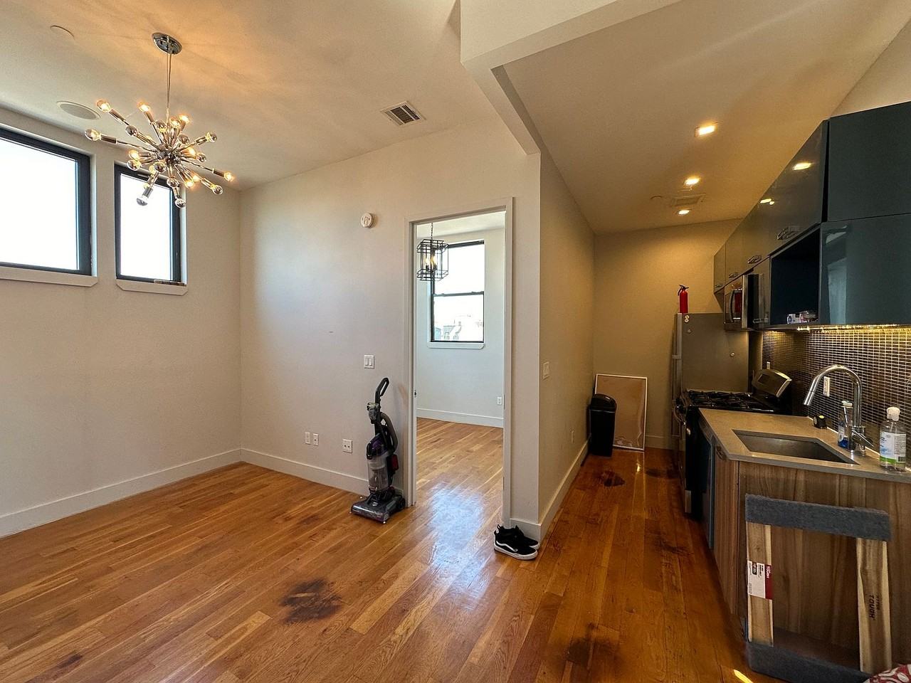 2630 Kingsbridge Ter - Photo 7 of 8