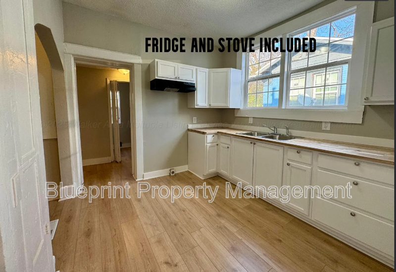 1532 Bay Ave Sw - Photo 3 of 14