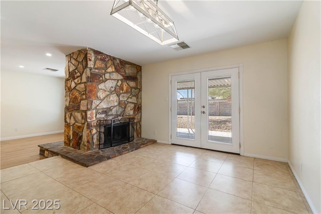 7213 Lakeland Ct - Photo 3 of 15