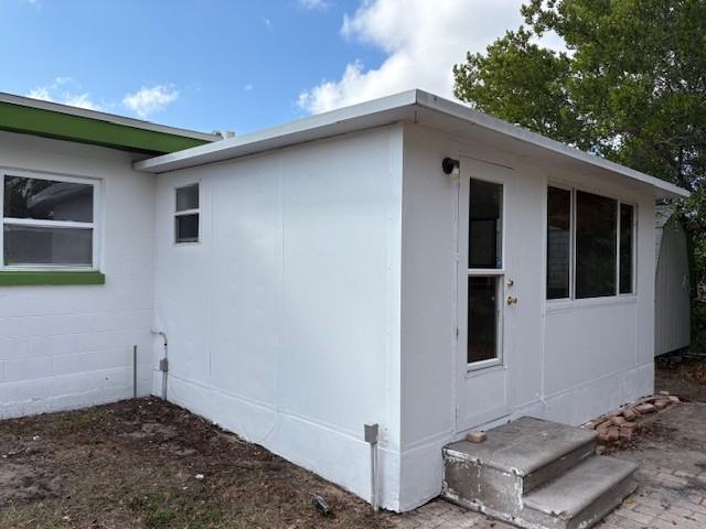 6441 Holiday Dr - Photo 4 of 17