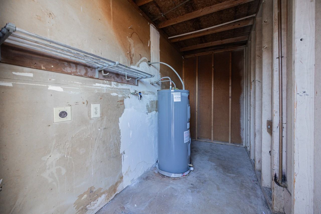 3646 N 67th Ave #15 - Photo 4 of 21