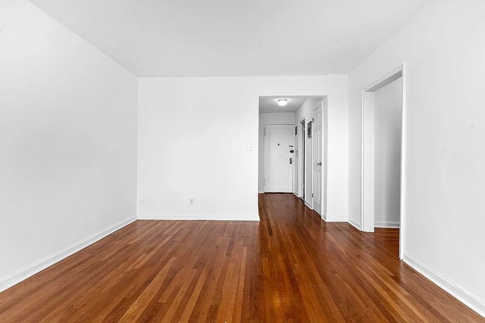 145 72nd St #F7 - Photo 2 of 5