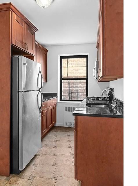 145 72nd St #F7 - Photo 3 of 5