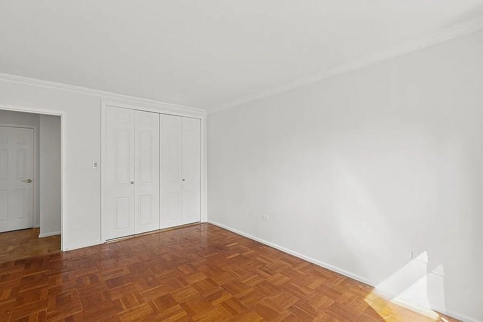 215 Adams St #12F - Photo 2 of 7