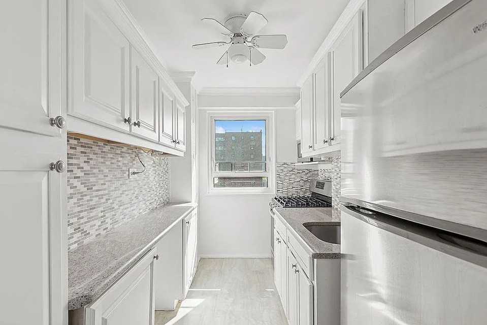 215 Adams St #12F - Photo 3 of 7