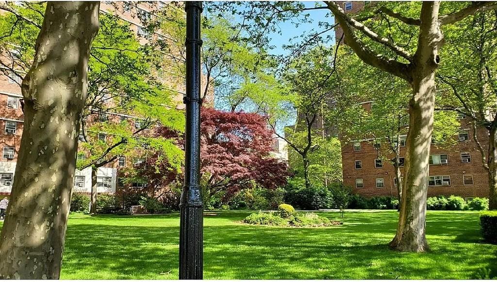 215 Adams St #12F - Photo 6 of 7