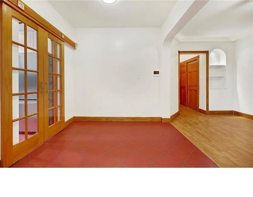 260 Ocean Pkwy #6D - Photo 4 of 12