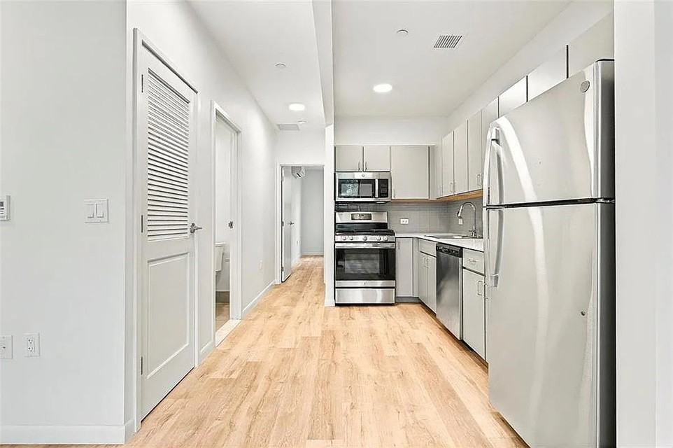 359 Bronx River Ave #2B - Photo 5 of 14