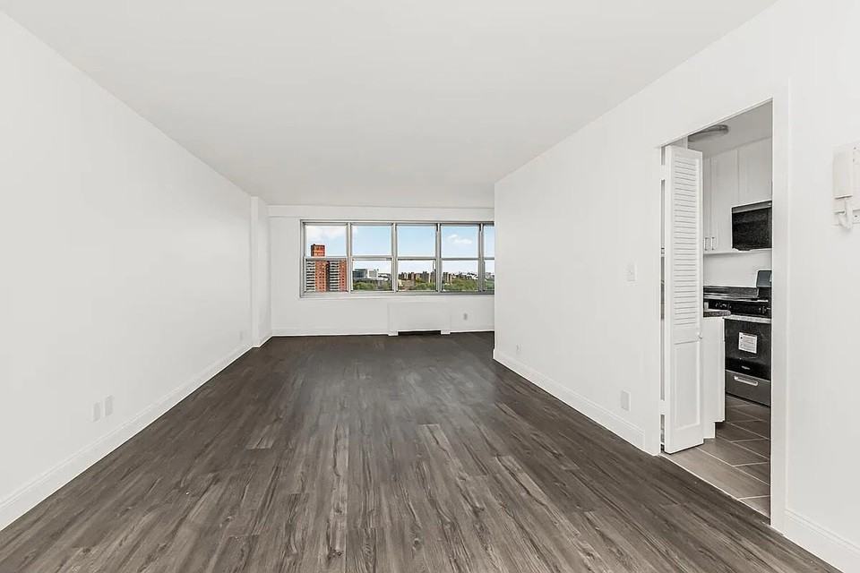 555 Kappock St #19B - Photo 2 of 7