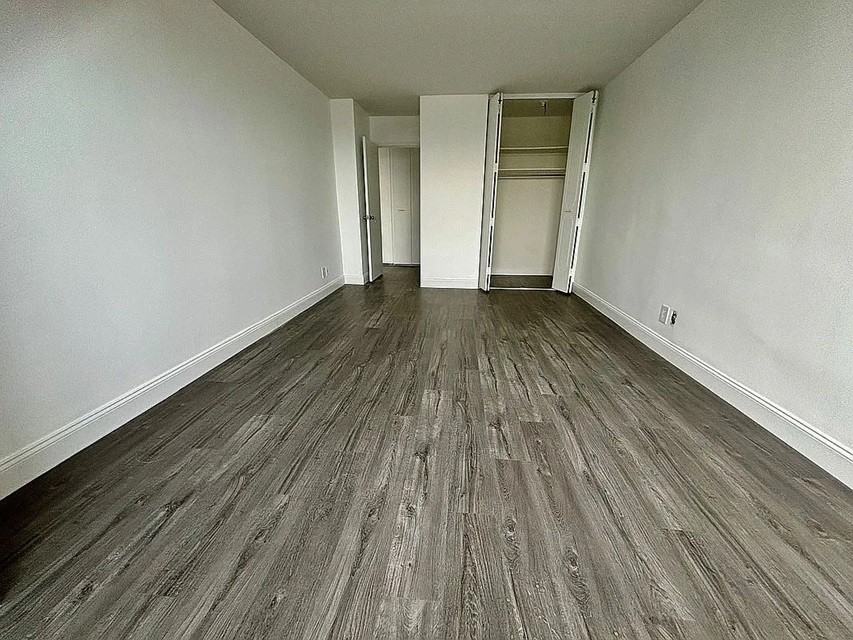 555 Kappock St #19B - Photo 4 of 7