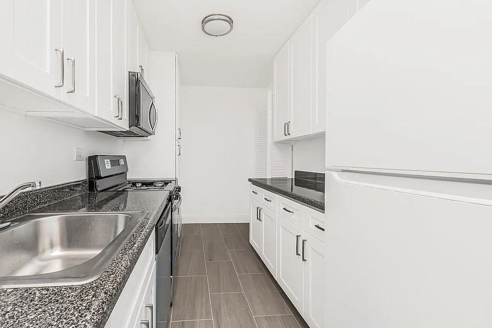 555 Kappock St #19B - Photo 5 of 7