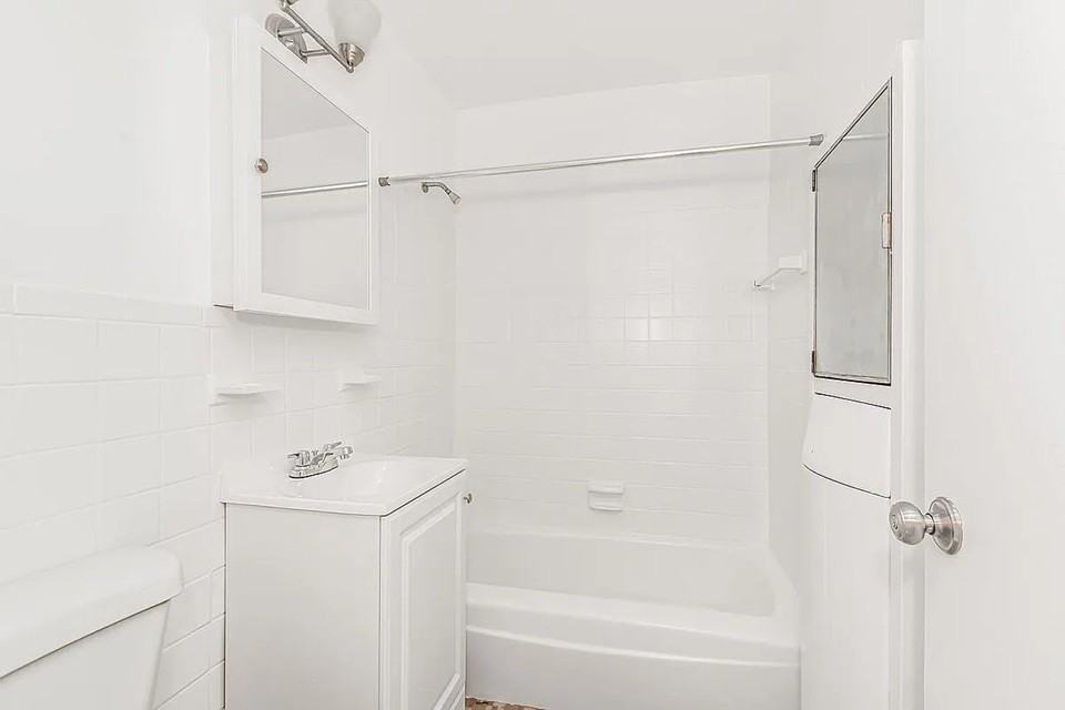 555 Kappock St #19B - Photo 6 of 7