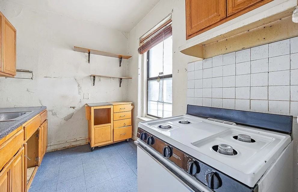 961 Washington Ave #3G - Photo 3 of 5