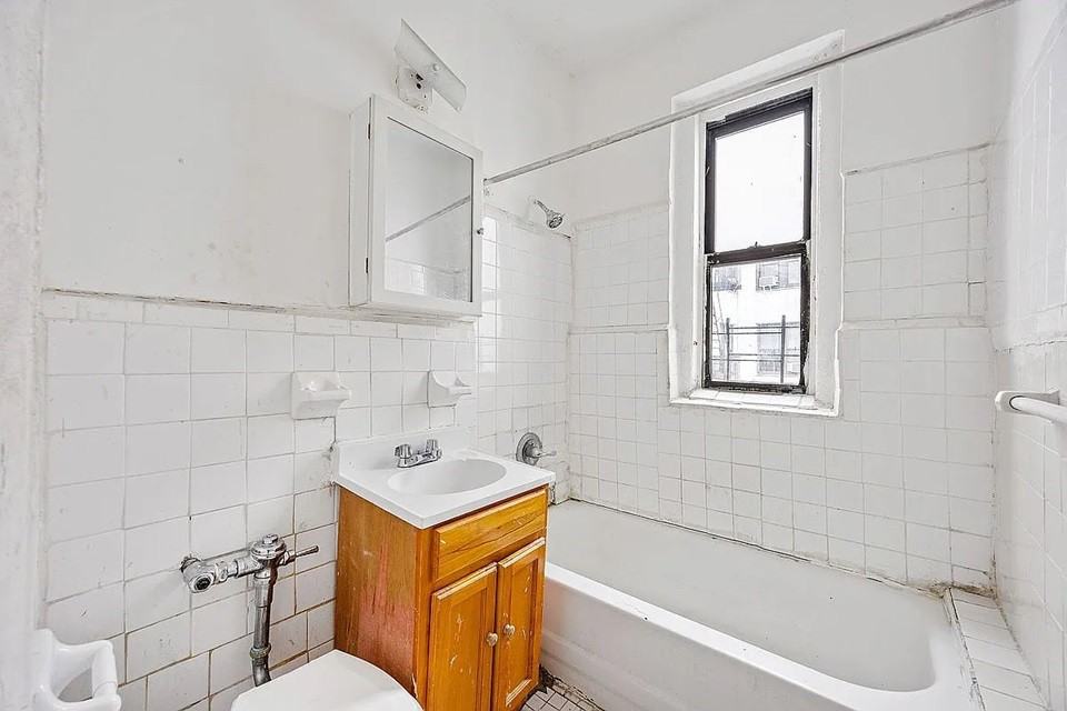 961 Washington Ave #3G - Photo 5 of 5