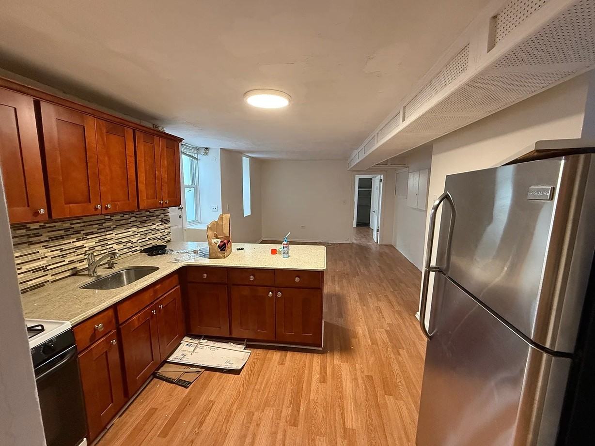 2530 Seymour Ave - Photo 5 of 8