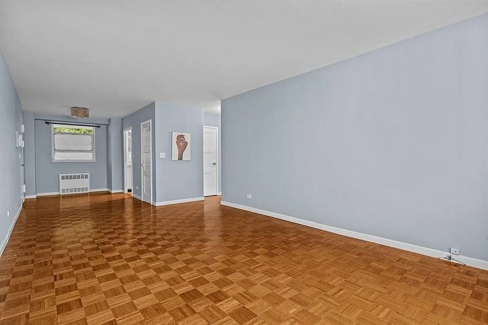 2575 Palisade Ave #2J - Photo 3 of 9