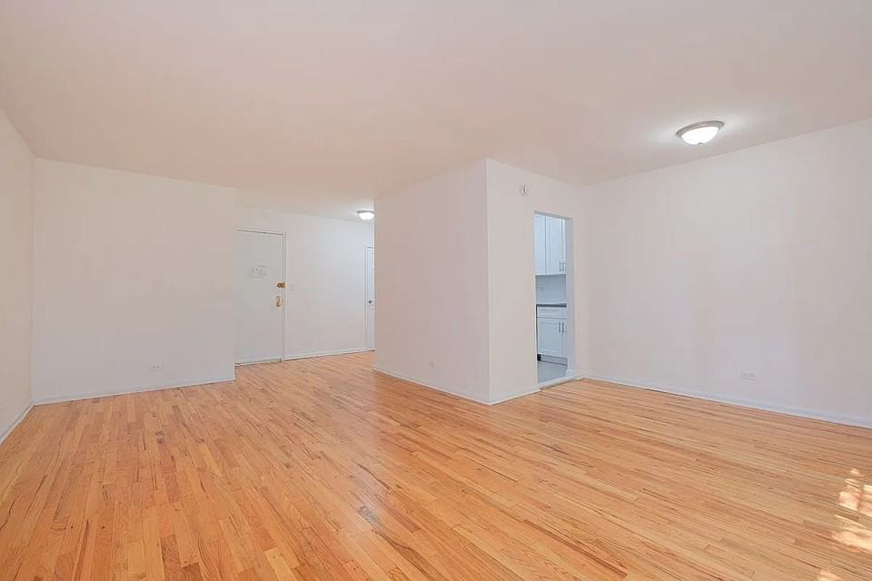 3201 Grand Concourse #4A - Photo 2 of 7