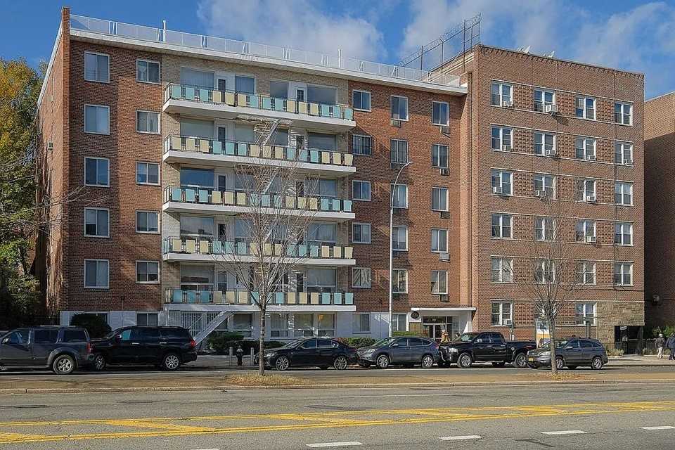 3201 Grand Concourse #4A - Photo 7 of 7