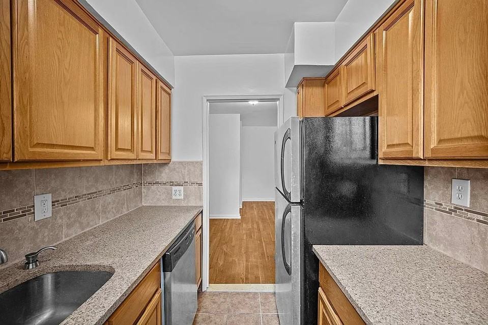 3720 Independence Ave #5G - Photo 5 of 7