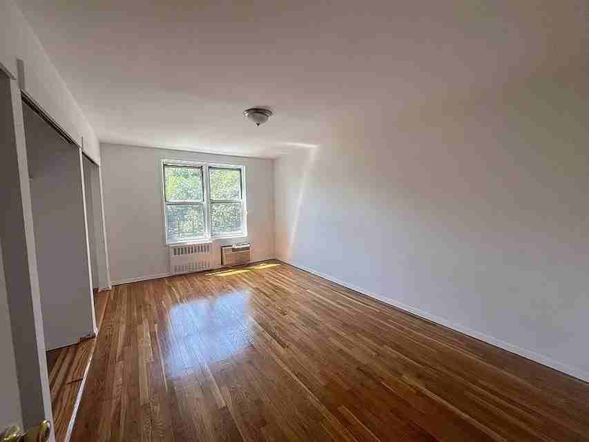 5425 Valles Ave #5C - Photo 3 of 6