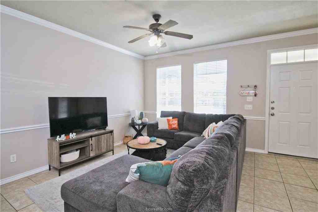 202 Forest Dr - Photo 5 of 17