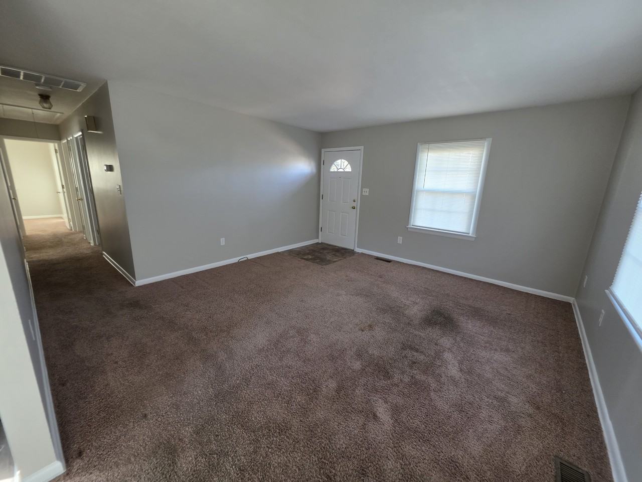 725 Spring Ave - Photo 3 of 13